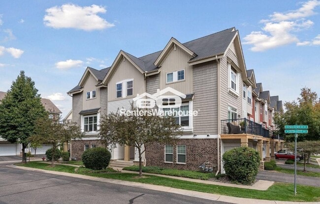 11769 Emery Village Dr N in Champlin, MN - Building Photo - Building Photo