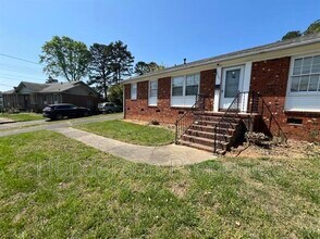 7322 Briardale Dr in Charlotte, NC - Building Photo - Building Photo