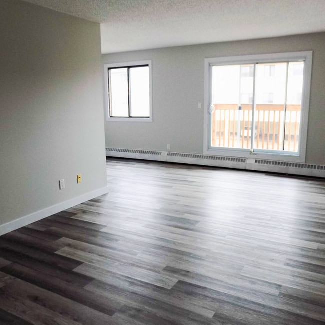 8111-8196 96 St in Grande Prairie, AB - Building Photo - Building Photo