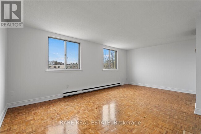 7555 Goreway Dr in Mississauga, ON - Building Photo - Building Photo