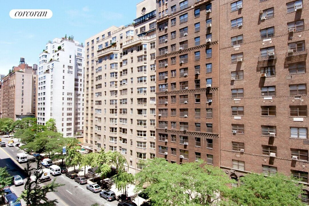 230 E 79th St in New York, NY - Building Photo
