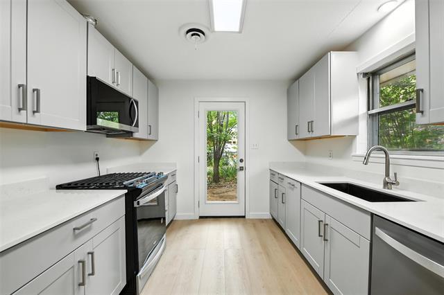 property at 1308 Dartmouth Pl
