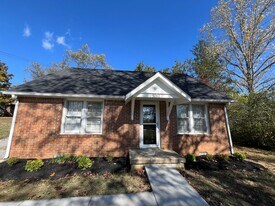 5060 Rawlings Rd in Nashville, TN - Building Photo