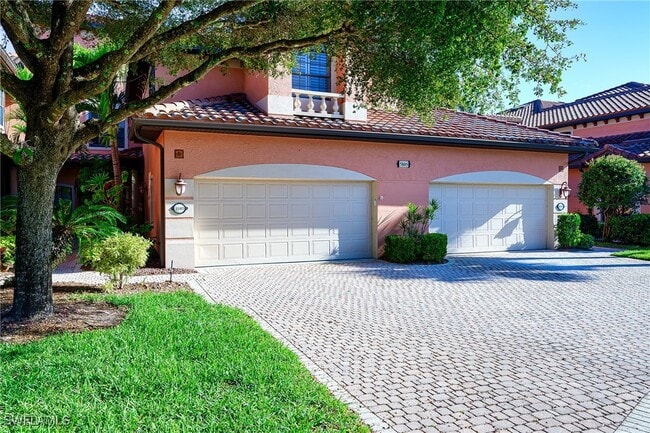 5805 Grande Reserve Way in Naples, FL - Foto de edificio - Building Photo
