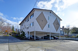 153 NW 80th St in Seattle, WA - Building Photo - Building Photo