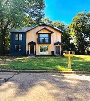 2317-2319 Walnut St in Texarkana, TX - Building Photo