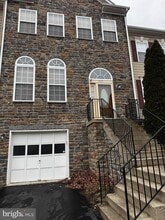 869 Stonefield Square NE in Leesburg, VA - Building Photo - Building Photo