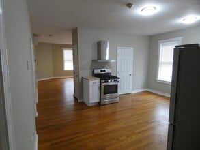 2 Main St in Leicester, MA - Building Photo - Building Photo