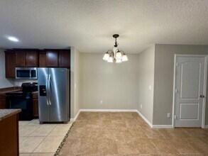6320 Windsor Lake Cir in Sanford, FL - Building Photo - Building Photo