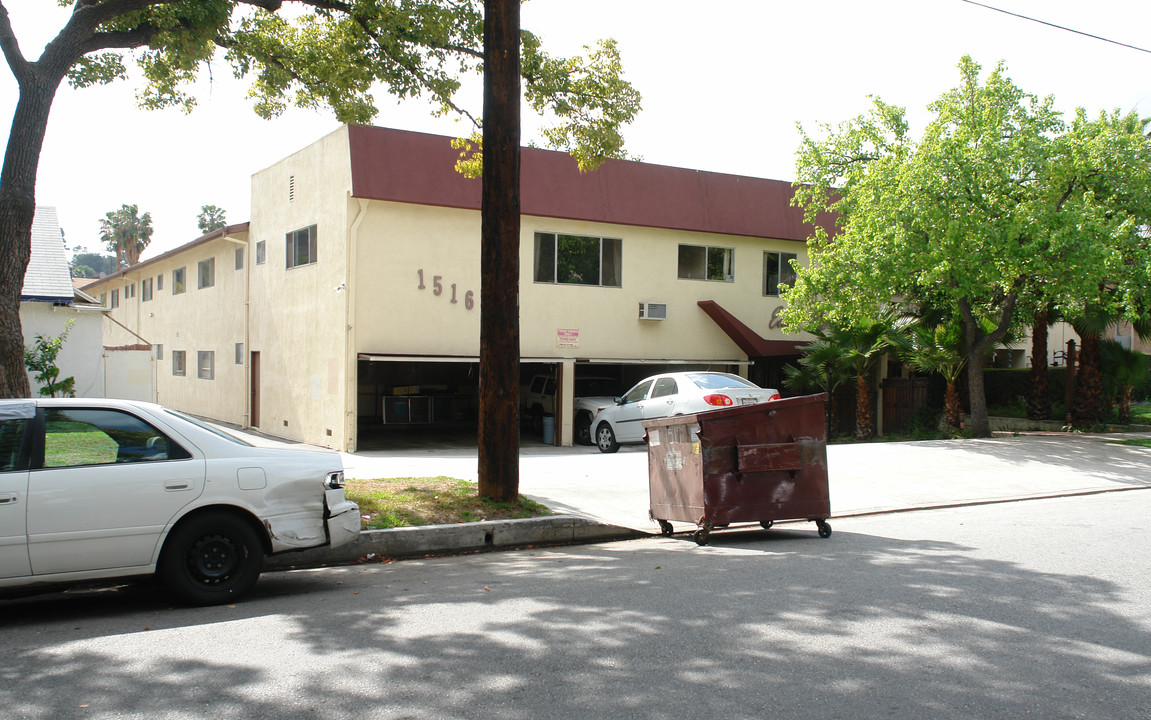 1516 Rock Glen Ave in Glendale, CA - Foto de edificio