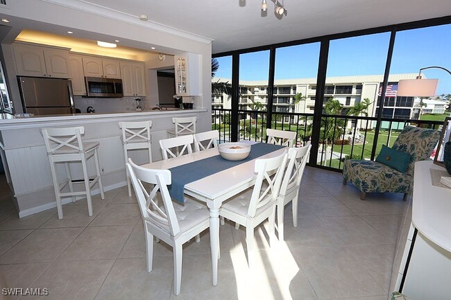 property at 3200 Gulf Shore Blvd N