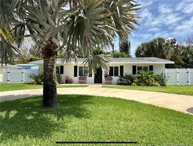 4121 NE Cheri Dr in Jensen Beach, FL - Building Photo