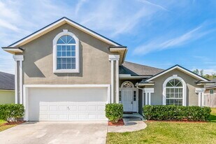2452 Willowbend Dr in St. Augustine, FL - Building Photo
