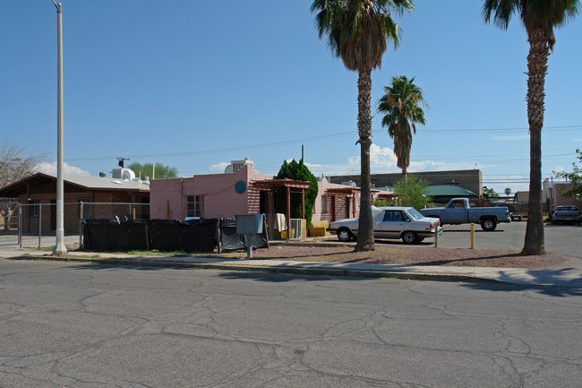 Kentucky Apartments in Tucson, AZ - Foto de edificio - Building Photo