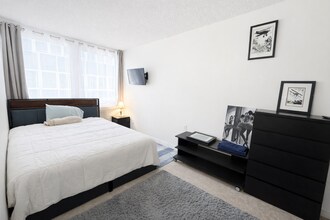 130 Water St, Unit 12 in New York, NY - Foto de edificio - Building Photo