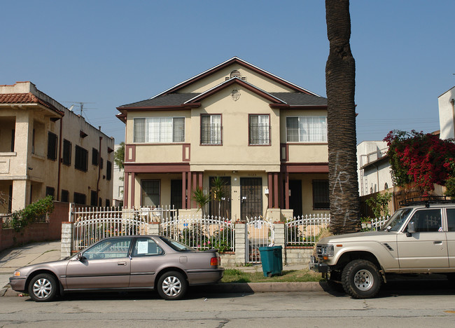 1011 N Heliotrope Dr in Los Angeles, CA - Building Photo - Building Photo