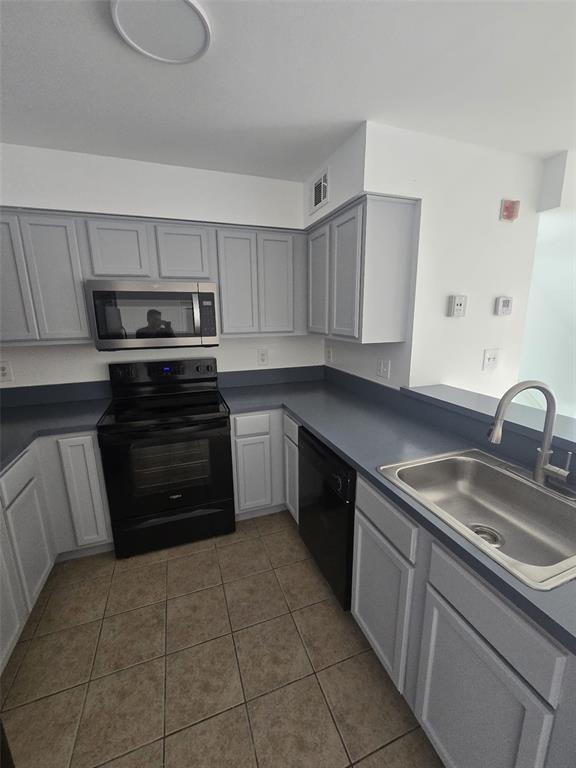 7630 Westwood Dr, Unit 316 in Tamarac, FL - Building Photo - Building Photo
