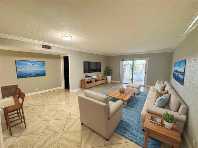 5881 NW 16th Pl in Sunrise, FL - Building Photo - Building Photo