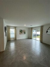 37059 Kings Crown Dr in Zephyrhills, FL - Building Photo - Building Photo