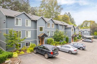 Multnomah Village Apartments in Portland, OR - Building Photo - Building Photo