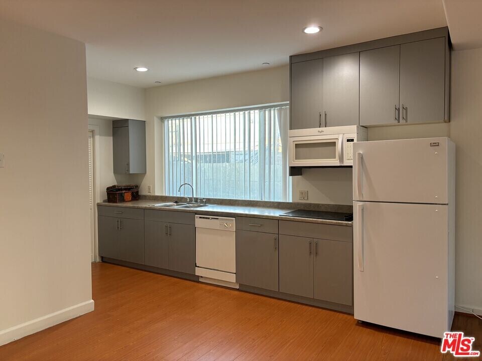 1412 S Sherbourne Dr in Los Angeles, CA - Building Photo