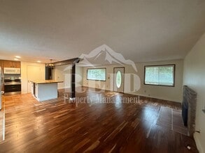 10144 Banner Rd SE in Olalla, WA - Building Photo - Building Photo