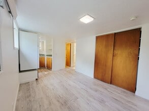 423 W 9th St in Juneau, AK - Building Photo - Building Photo