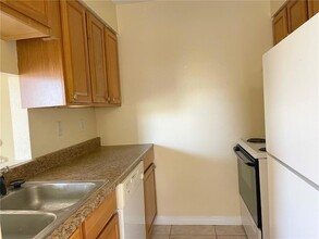 213 Rosebud St, Unit F in Metairie, LA - Building Photo - Building Photo