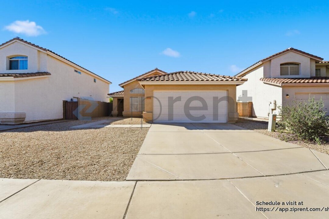 17216 N Wavyleaf Ave in Surprise, AZ - Building Photo
