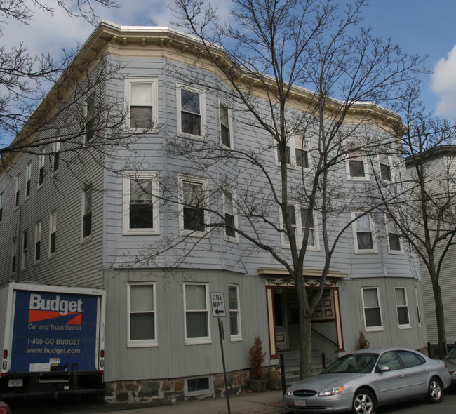 18 Homer St in Brookline, MA - Foto de edificio - Building Photo