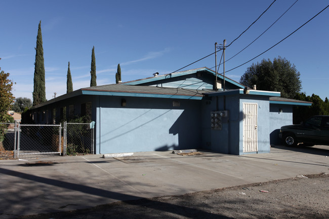 24391 Postal Ave in Moreno Valley, CA - Foto de edificio - Building Photo