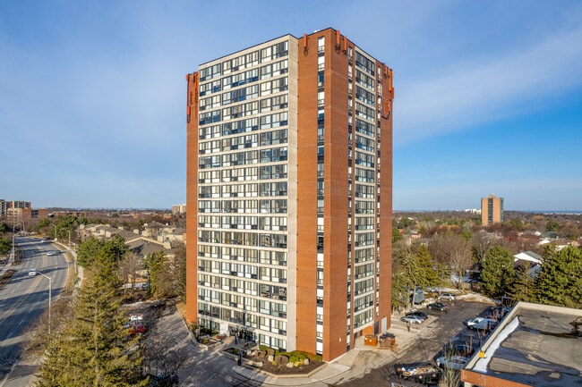 Waterford Tower in Mississauga, ON - Building Photo - Building Photo