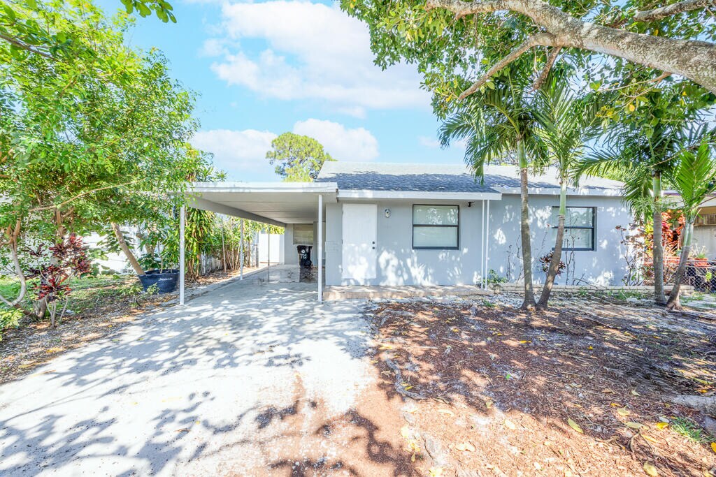 728 S E St in Lake Worth Beach, FL - Building Photo