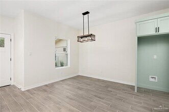 2221 Chicago Ave in McAllen, TX - Building Photo - Building Photo