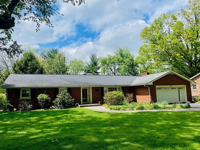 property at 3233 Saxon Dr