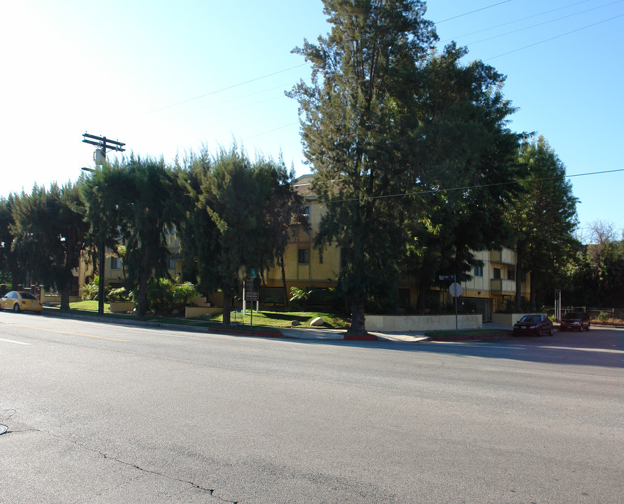 Chateau Riverside in Sherman Oaks, CA - Foto de edificio