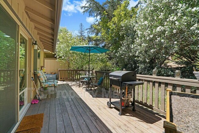 6913 Navarro Ct in Citrus Heights, CA - Foto de edificio - Building Photo