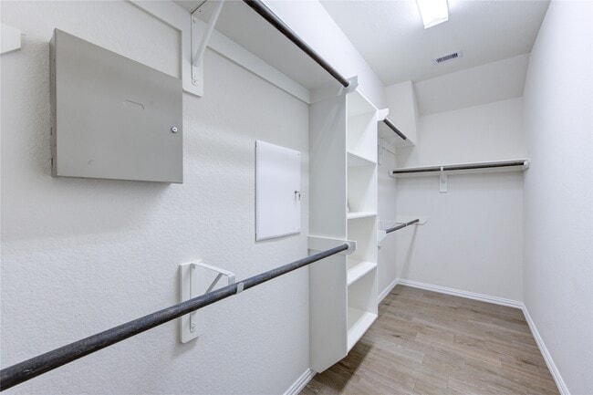 property at 3418 Auburn Creek Cir