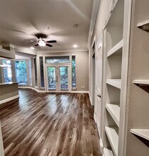 5353 Memorial Dr in Houston, TX - Foto de edificio - Building Photo