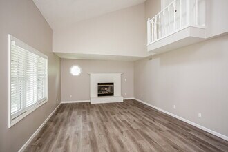 8460 Countryside Ct in Indianapolis, IN - Foto de edificio - Building Photo