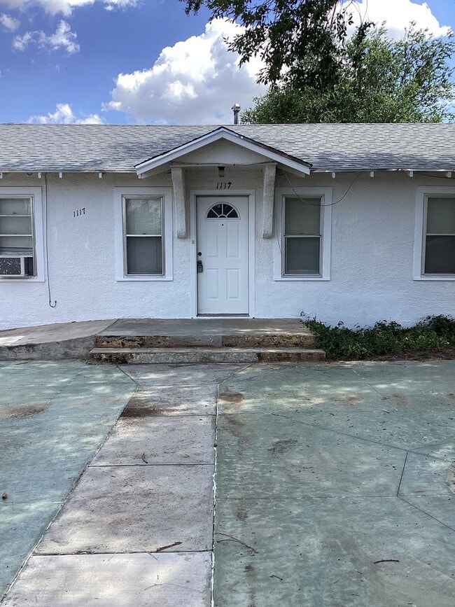 property at 1117 W University Dr