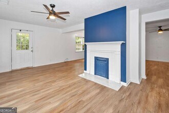 209 N Lee St in Lagrange, GA - Foto de edificio - Building Photo