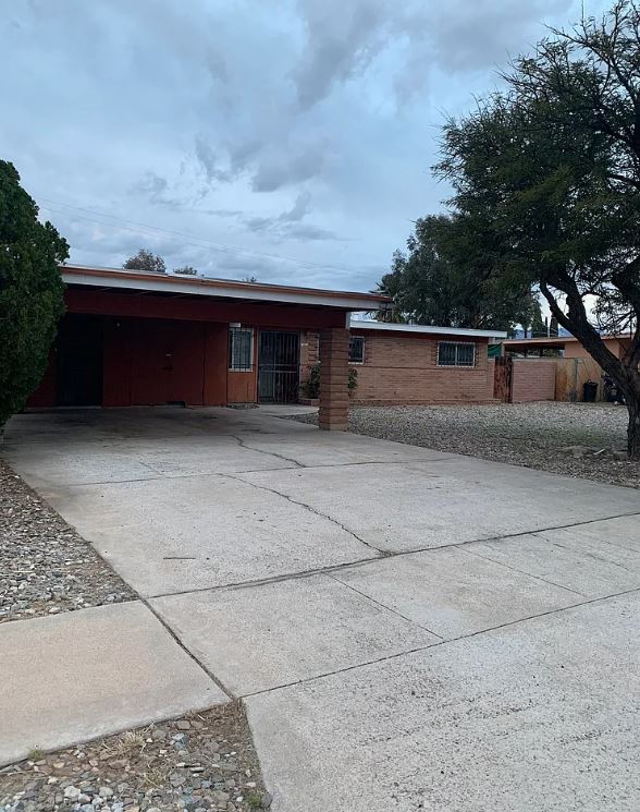 property at 7421 E 33rd St