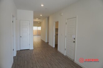 9618 Greenwood Gln Ln in Shafter, CA - Building Photo - Building Photo