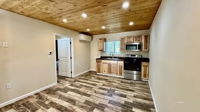 54705 Pine Crest Ave in Idyllwild, CA - Building Photo - Building Photo