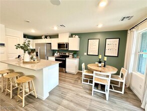 5003 Chapin Mesa Ave in Enterprise, NV - Building Photo - Building Photo