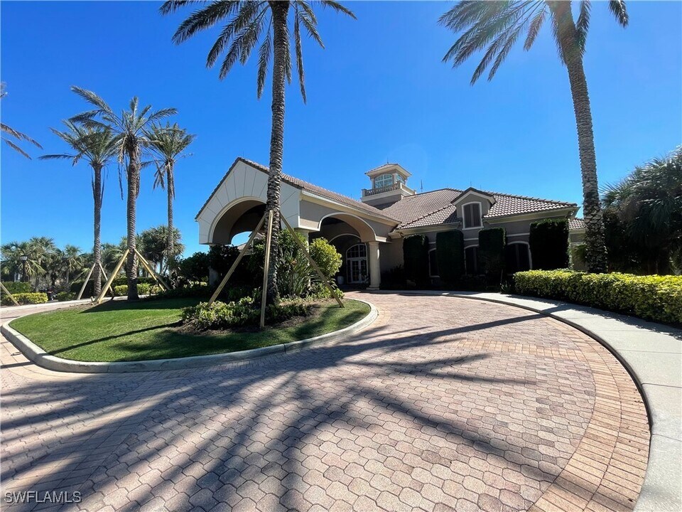 19500 Marsh Pointe Run in Estero, FL - Building Photo