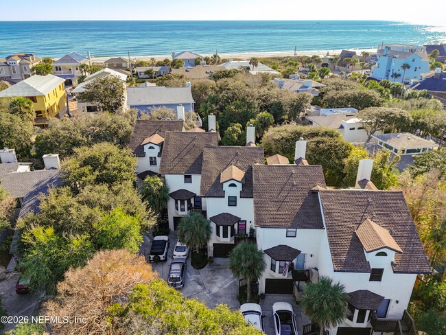 property at 2009 Seminole Rd