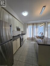 8824 Sourgum Ave in Niagara Falls, ON - Building Photo - Building Photo
