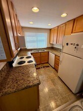 9575 Easter Way, Unit 5 in San Diego, CA - Building Photo - Building Photo